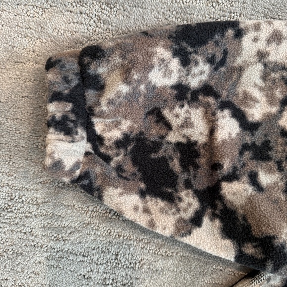 Zella Quarter Zip Camo Fleece Pullover - Picture 3 of 9